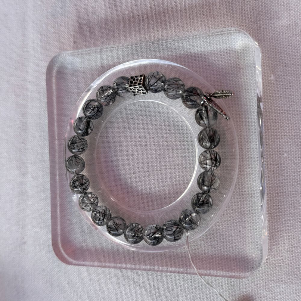 ブラックルチレイテッドクォーツ ブレスレット 5690円